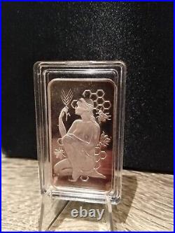 Extrmely Rare Pamp Suisse Nude Honeycomb & Bees 1 Oz Silver Bar. 999 In Capsule
